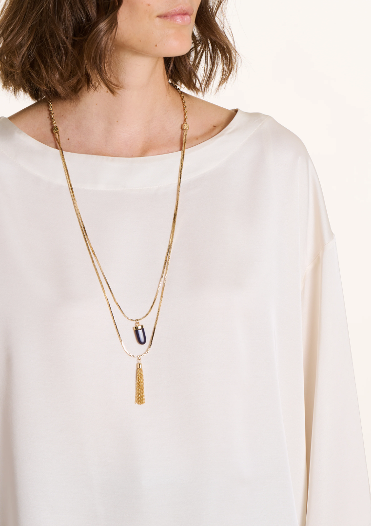 Blouse blanc cassé , ample en satin manches longues