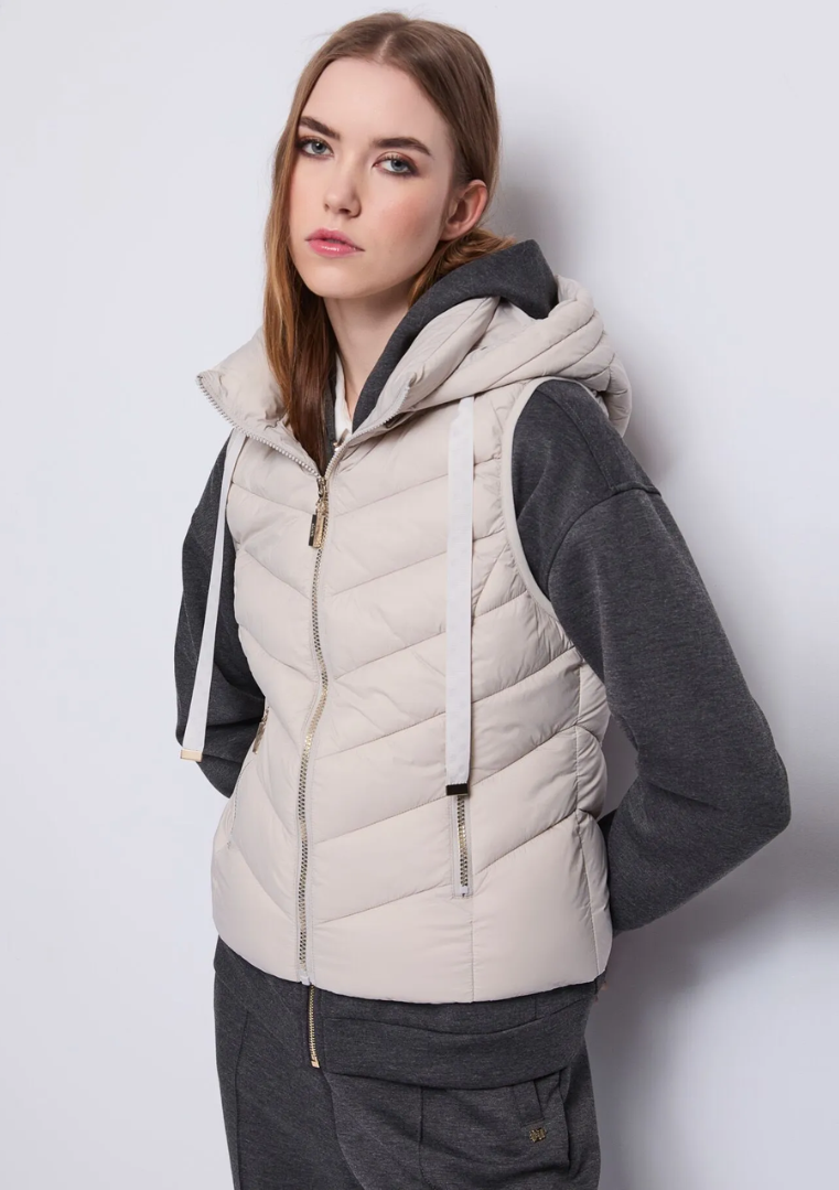 Gilet matelassé en nylon avec capuche pour femme