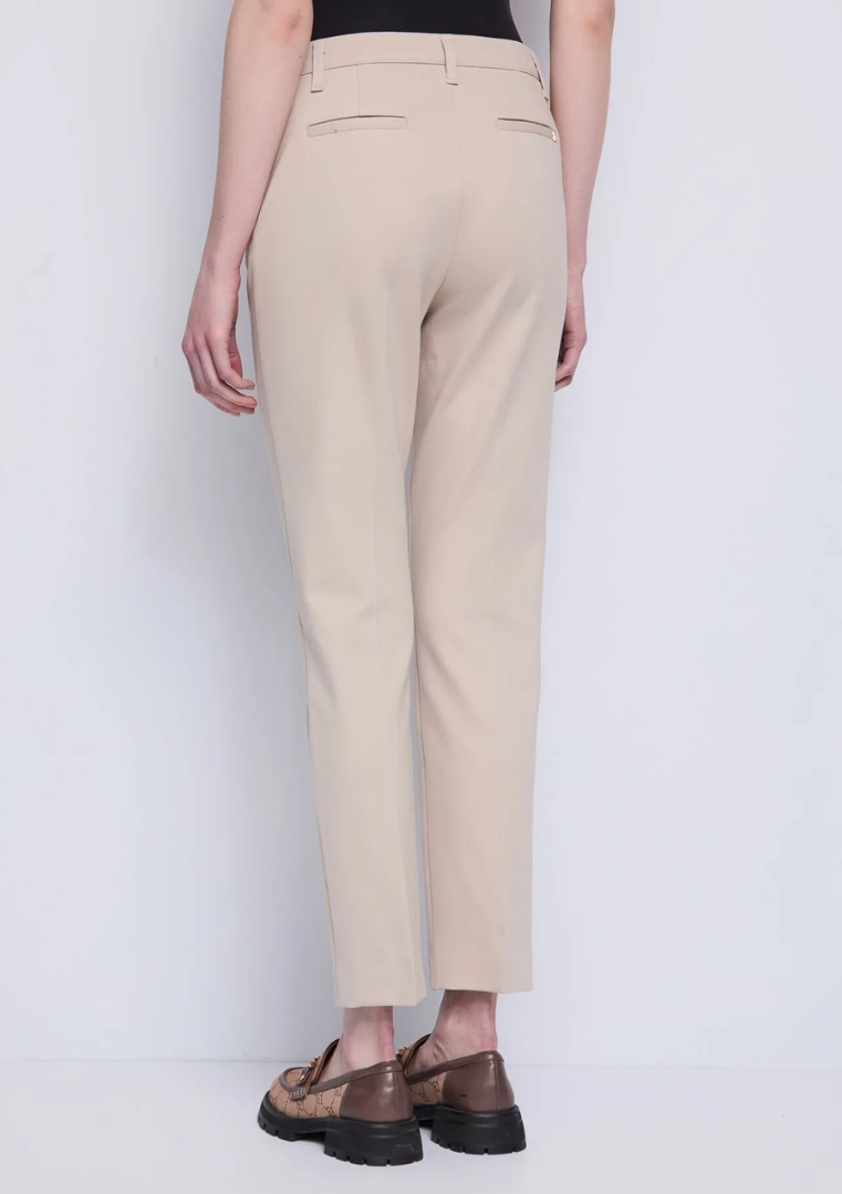 Pantalon femme avec pli repassé