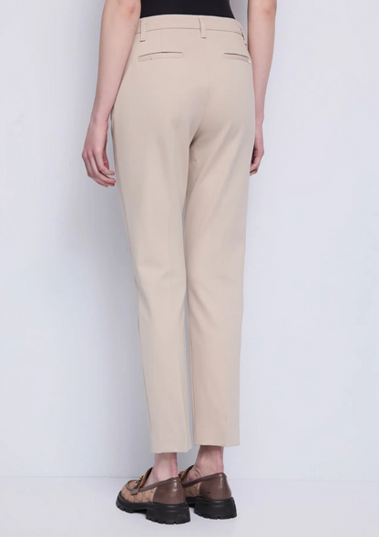 Pantalon femme avec pli repassé
