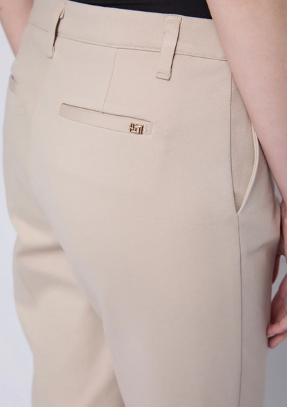 Pantalon femme avec pli repassé