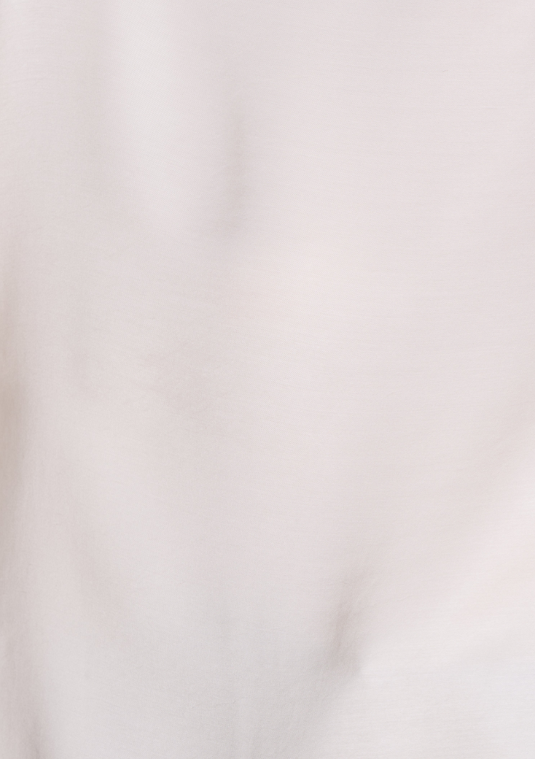 Blouse blanc cassé , ample en satin manches longues