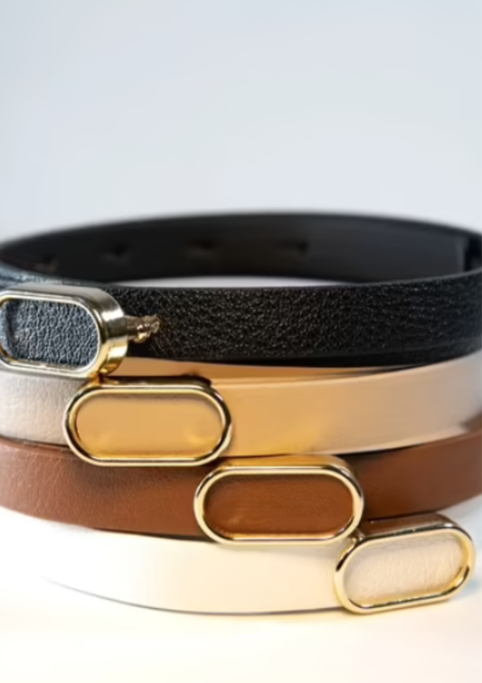 Ceinture élégante avec boucle ovale couleur or